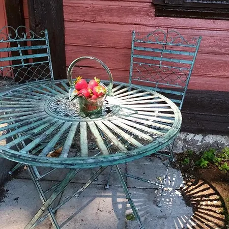 Sallimeister Linda Kuelalistemaja. Villa Haapsalu