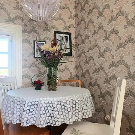 Sallimeister Linda Kuelalistemaja. Villa Haapsalu