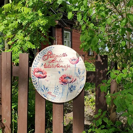 Sallimeister Linda Kuelalistemaja. *