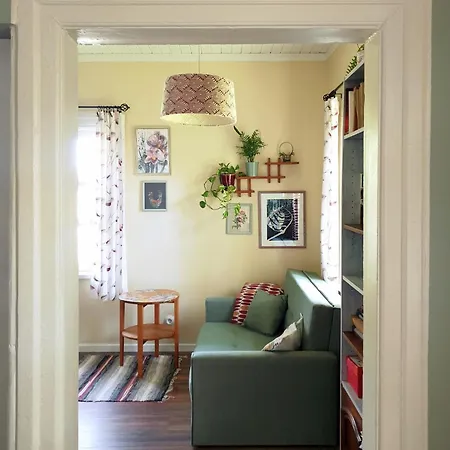 Sallimeister Linda Kuelalistemaja. Villa Haapsalu