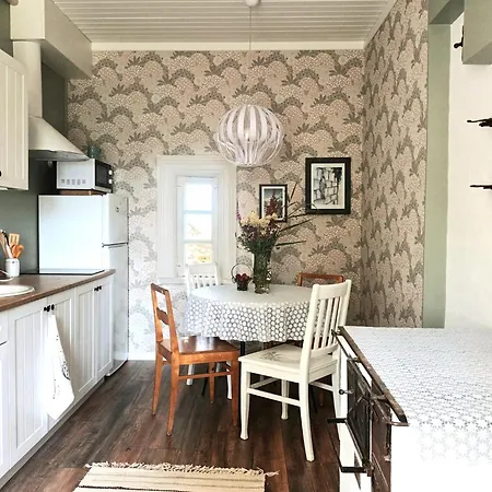 Villa Sallimeister Linda Kuelalistemaja. Haapsalu