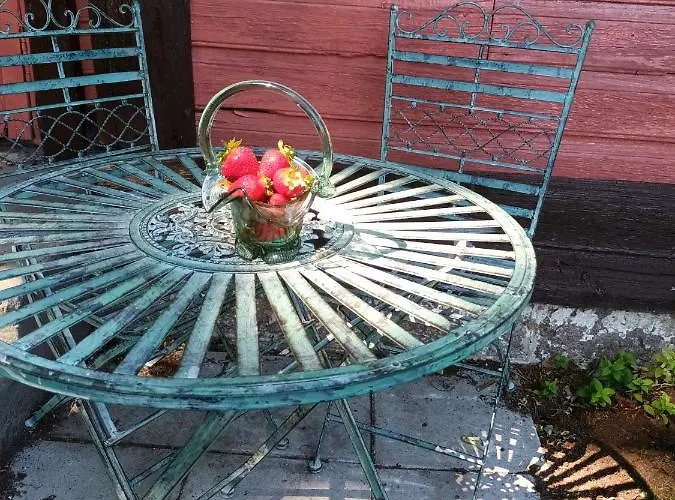 Sallimeister Linda Kuelalistemaja. Villa Haapsalu