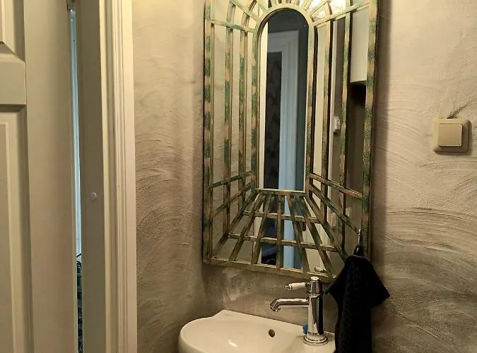 Sallimeister Linda Kuelalistemaja. Villa Haapsalu