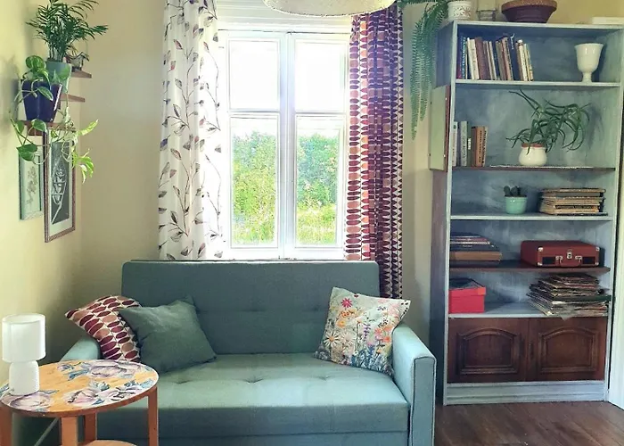 Sallimeister Linda Kuelalistemaja. *